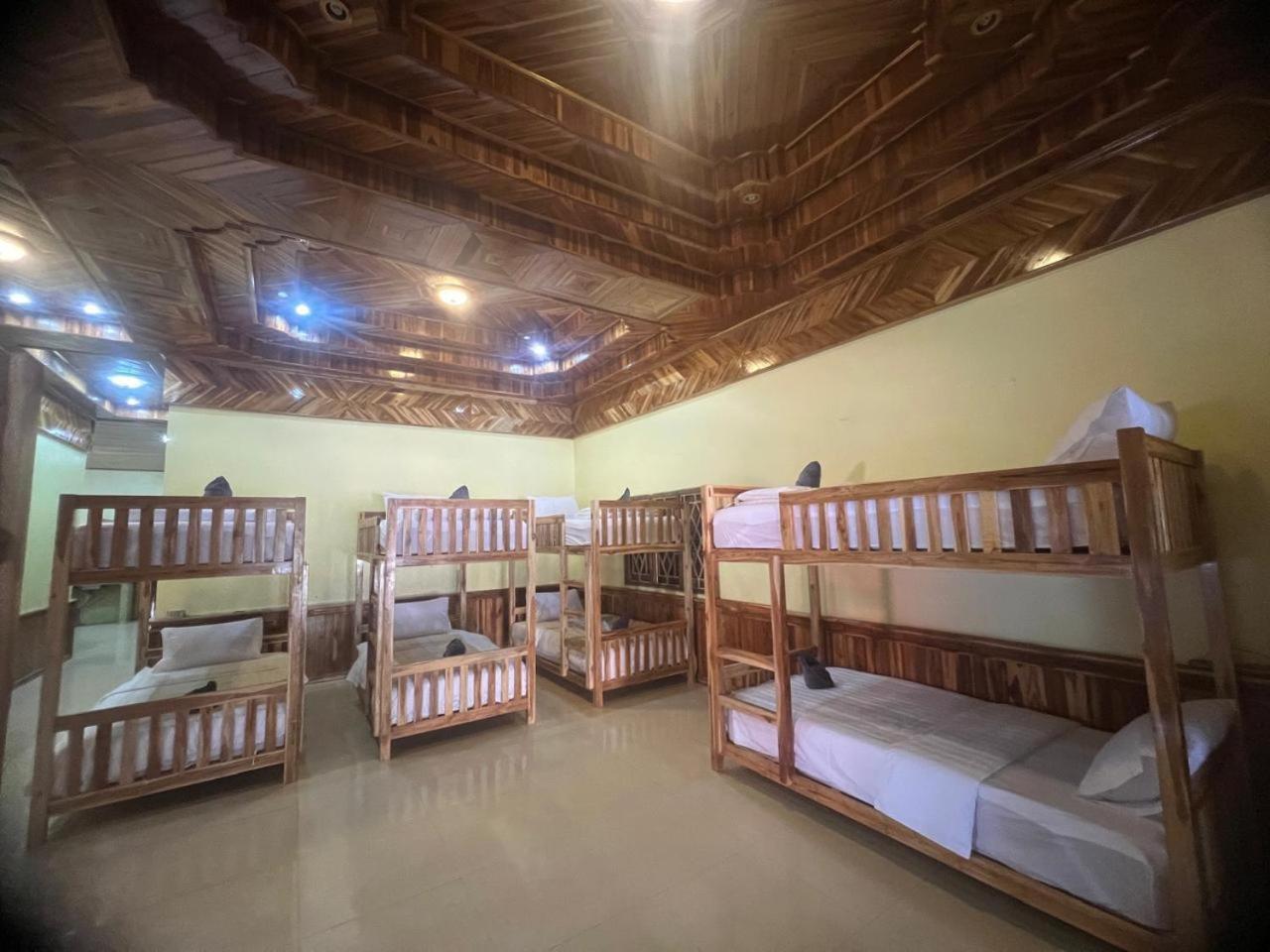 Heaven Backpackers Hostel & Camping Tours Nong Khiaw ภายนอก รูปภาพ
